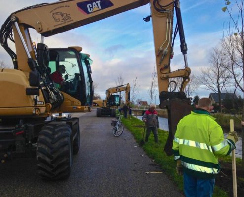 dorpsvereniging-breezand-muntjewerfgraafmachines-bomen-planten