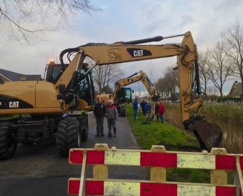 dorpsvereniging-breezand-muntjewerfgraafmachines-bomenplanten